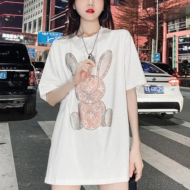 Embroidery - เสื้อยืดลำลองฤดูร้อนสำหรับผู้หญิง: เสื้อยืดแขนสั้นพิมพ์ลายการ์ตูนเพชร สำหรับใส่ทำงานและใส่ในชีวิตประจำวัน