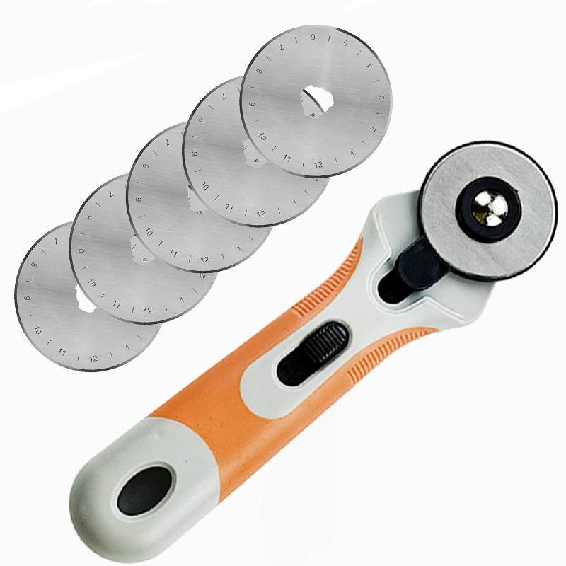 Rotary Cutter For Fabric 45Mm - เครื่องตัดผ้าแบบโรตารี่ขนาด 45 มม., มีดตัดผ้าแบบลูกกลิ้ง, ด้ามจับพลาสติกกันลื่น, ระบบล็อกใบมีดเพื่อความปลอดภัย,