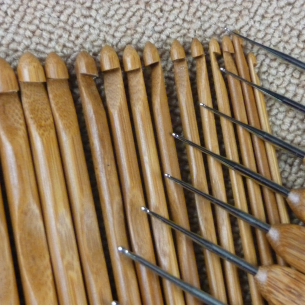 Wooden Crochet Hooks Ergonomic Handle - ชุดเข็มถักไหมพรมไม้ 12 ชิ้น พร้อมเข็มโครเชต์ไม้คุณภาพพรีเมียม ด้ามจับออกแบบตามหลักสรีรศาสตร์ สัมผัสนุ่ม