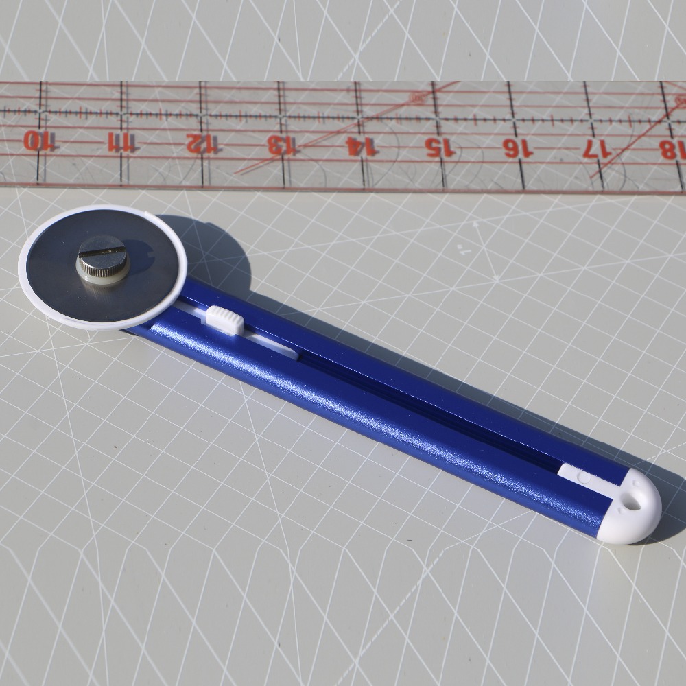 เครื่องตัดผ้าแบบหมุน 45 มม. พร - Rotary Cutter For Fabric 45Mm บทวิจารณ์และราคา