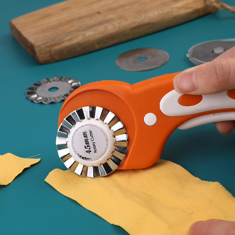 ใบมีดตัดแบบหมุนขนาด 28/45 มม.  - Rotary Cutter For Fabric 45Mm บทวิจารณ์และราคา